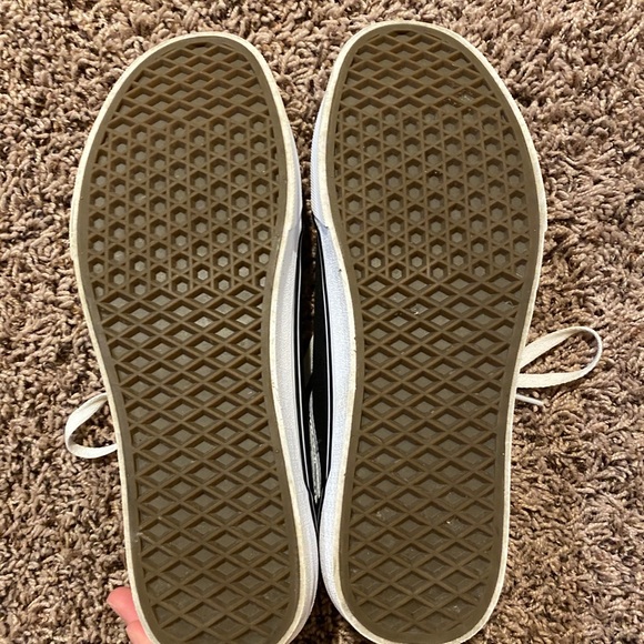 VANS - Picture 3 of 4